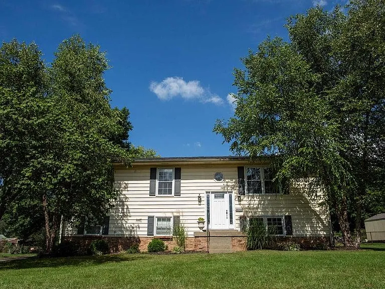 580 Castle Dr — Photo 1