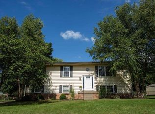 580 Castle Dr, Versailles, KY 40383