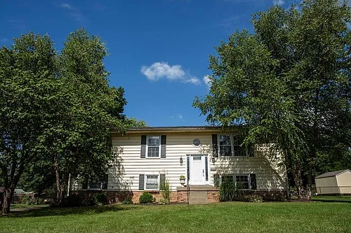 580 Castle Dr Photo 1