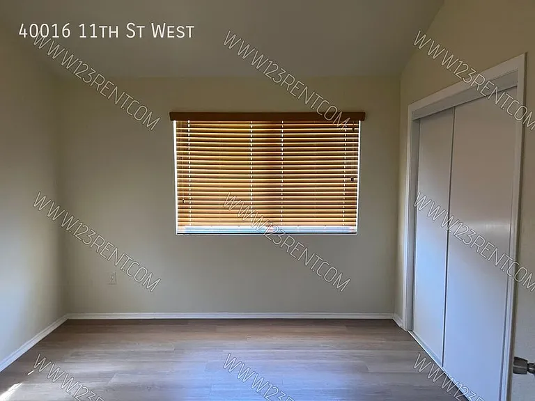 40016 11th St W — Photo 10