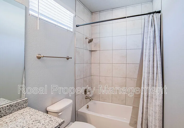 933 Northern Blvd NE — Photo 21