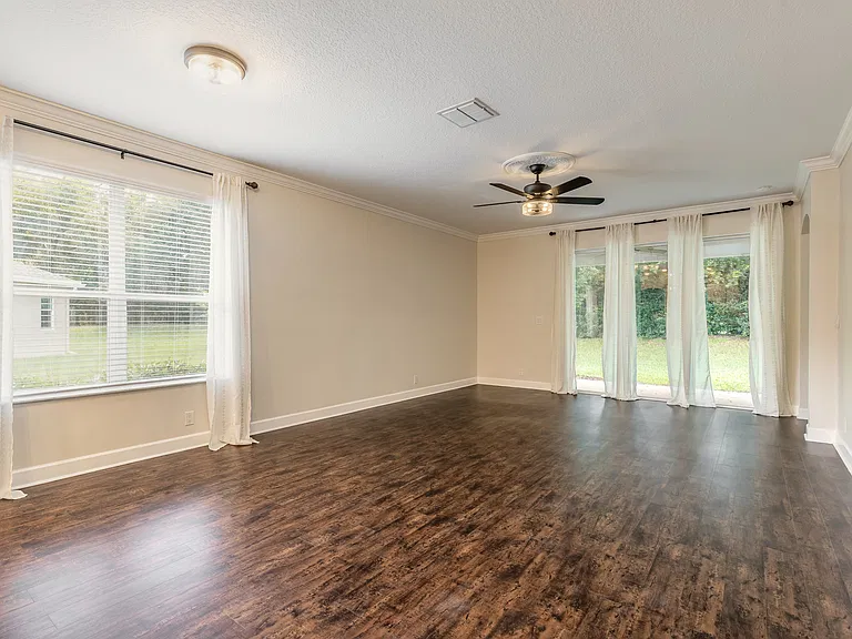 147 Birchmont Dr — Photo 7