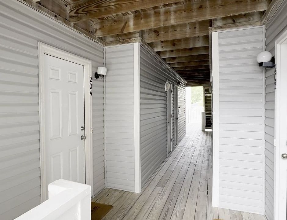 1st image of 600 Shoreham Ct APT 204