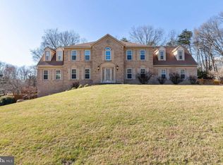 11696 Hollyview Dr, Great Falls, VA