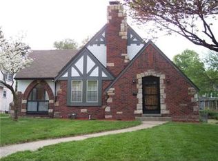 7552 Walnut St, Kansas City, MO 64114