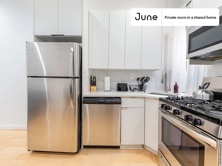 252 Madison St #B — Photo 11