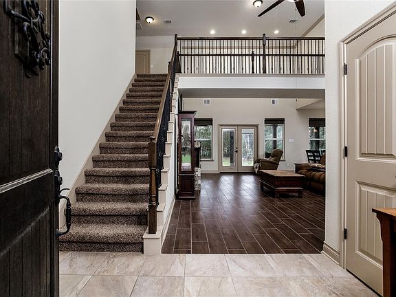 4th image of 27380 Saddle Horn Dr