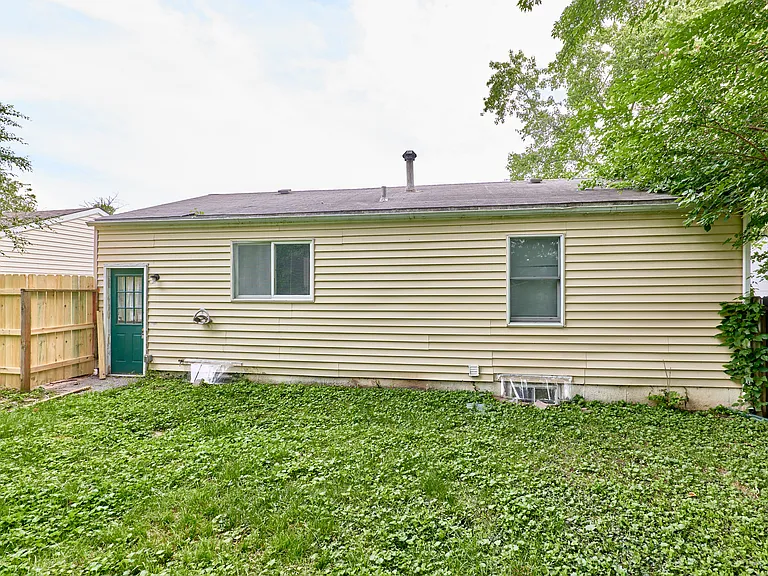 11042 Florence Ave — Photo 21