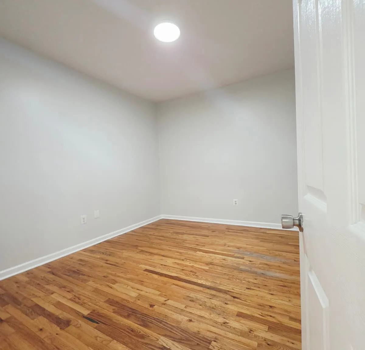 2 bed, 800 sqft, $1,950 — Photo 2