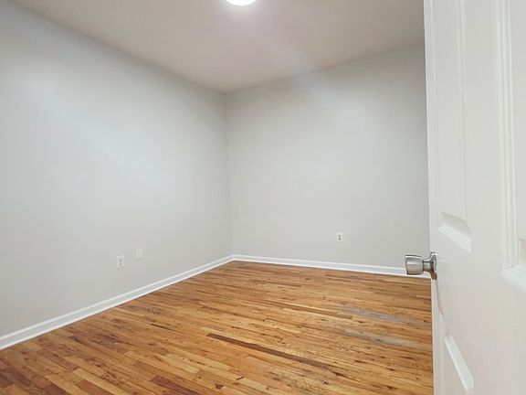2nd image of 162 Bergen Ave #4E