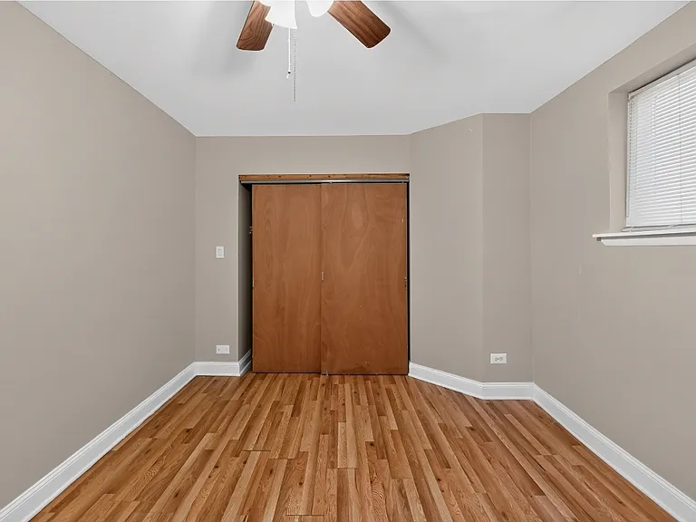 1516 W Farwell Ave — Photo 1
