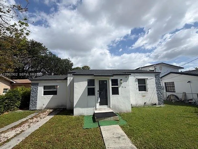 1419 NW 44th St — Photo 10
