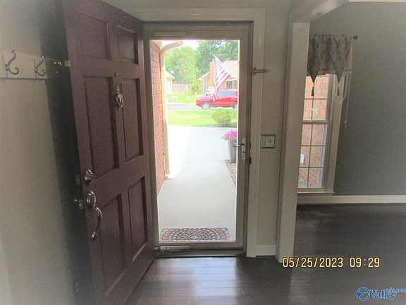 5th image of 2522 Hamilton Dr SE