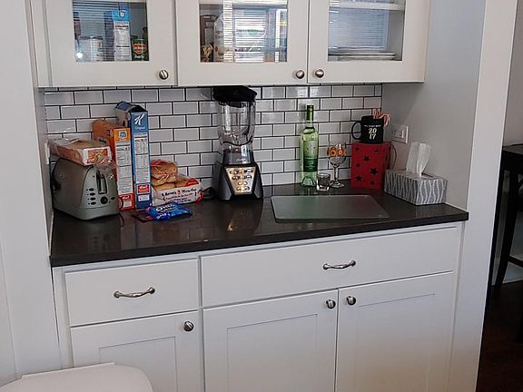 3rd image of 2614 W Leland Ave #1