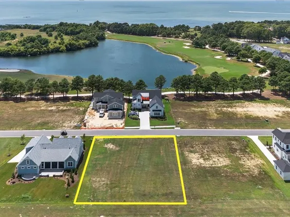 208 Muirfield Dr, Cape Charles, VA 23310