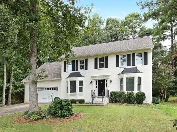 153 Lantern Ridge Ct, Alpharetta, GA 30009