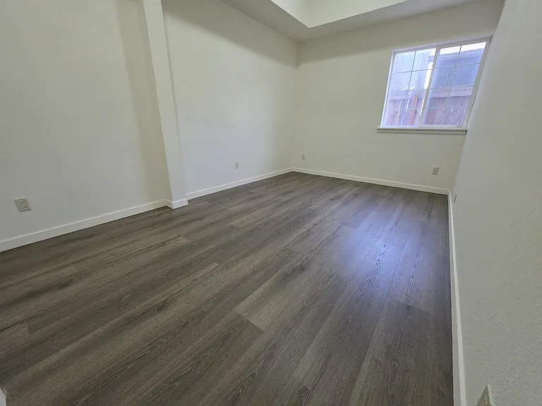 2323 Market St #B — Photo 16