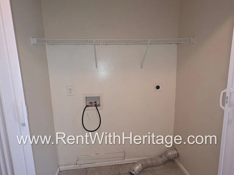 7712 Autry Cir #303 — Photo 40