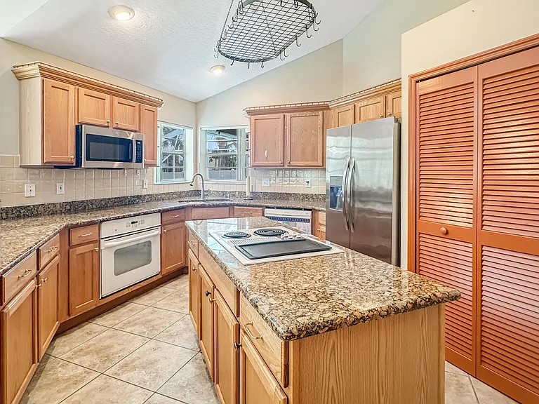 1860 Cobia Dr — Photo 7
