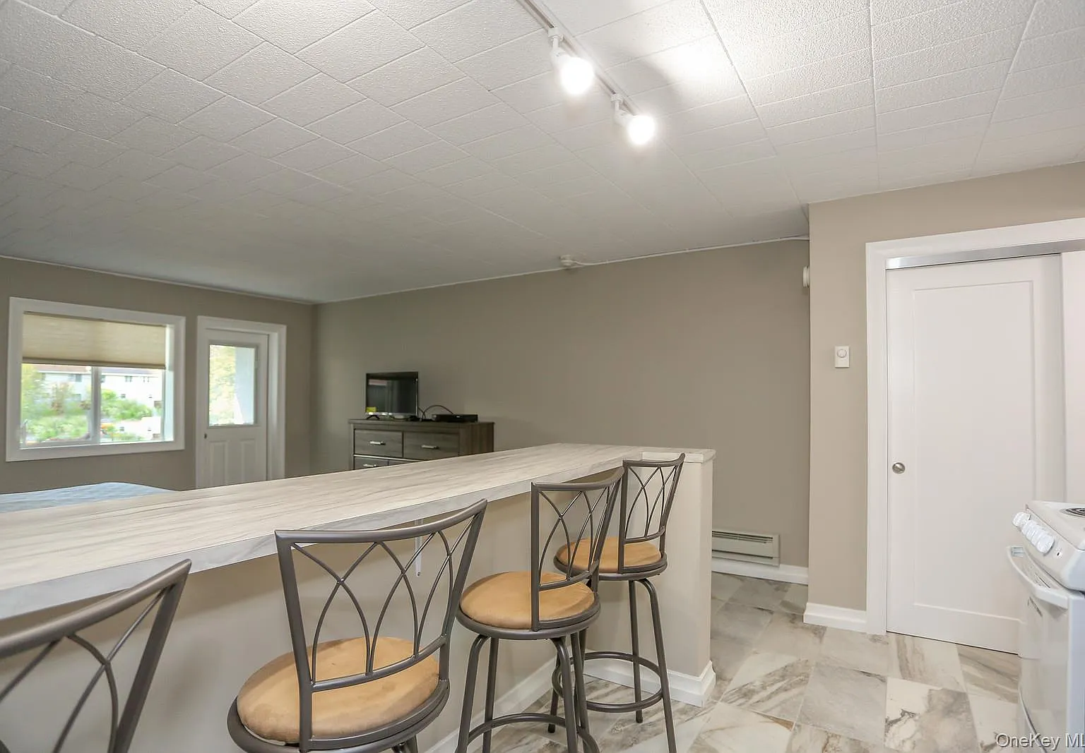 Studio, 1.0 bath, 450 sqft, $1,800 — Photo 3