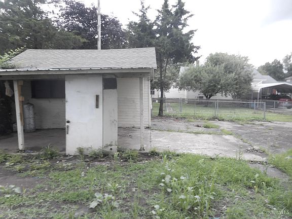 5th image of 412 Fallert Ave