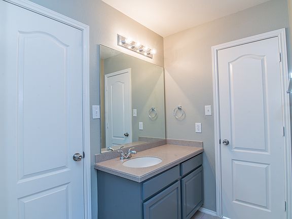 4th image of 511 Mesa Blf