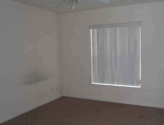 4th image of 105 Sugarwood Cres
