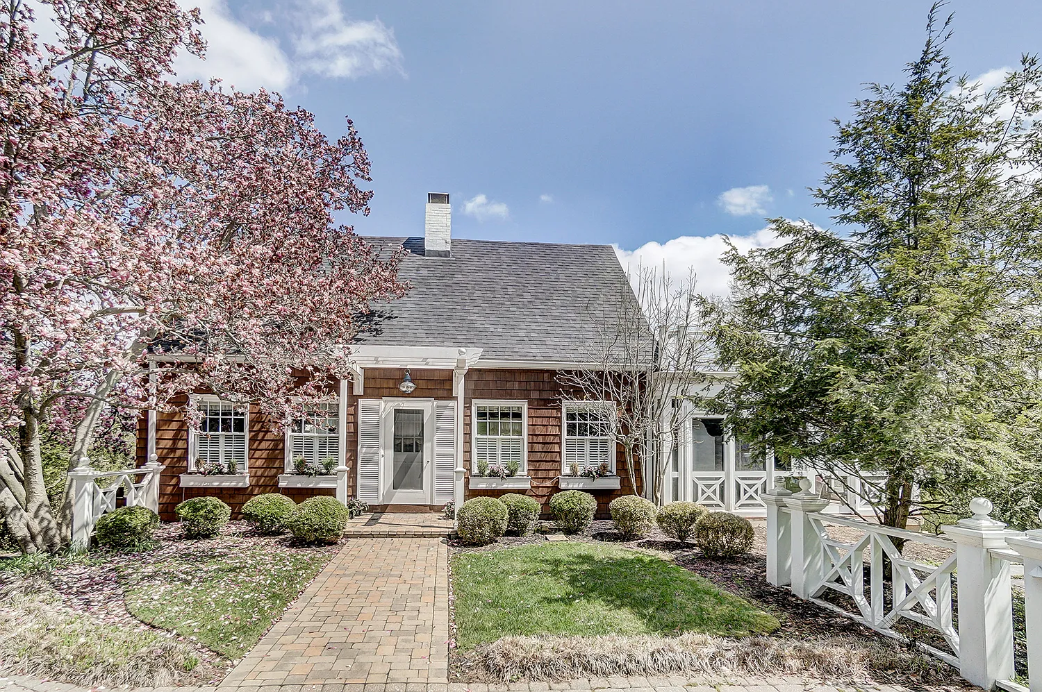 1254 Morten St photo 1
