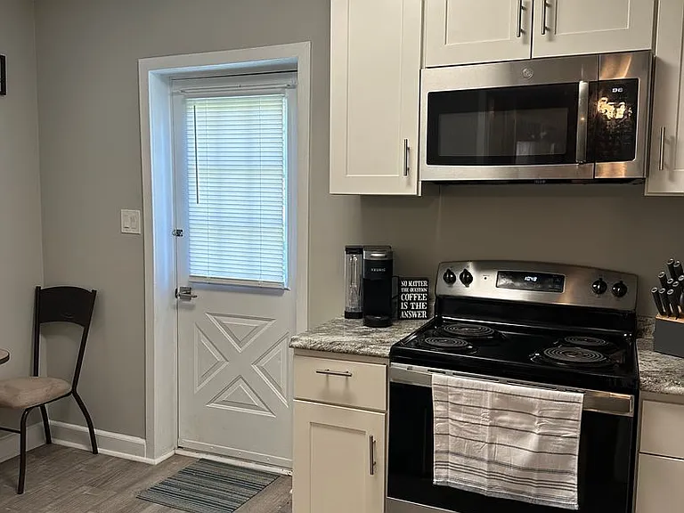 16 18 1/2 Morningside Dr — Photo 10