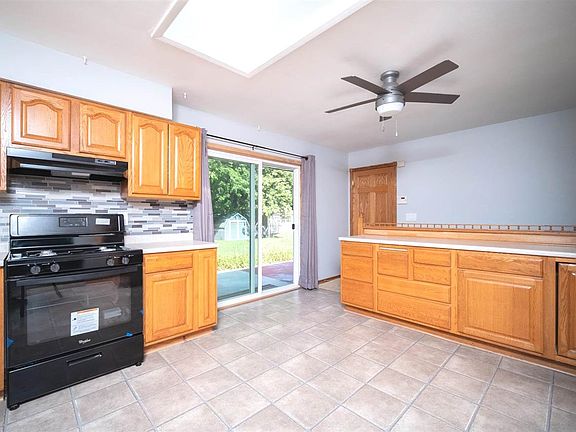 5th image of 9924 Debbie Ln