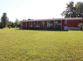 401 Rabbit Moffitt Rd, Chesnee, SC 29323