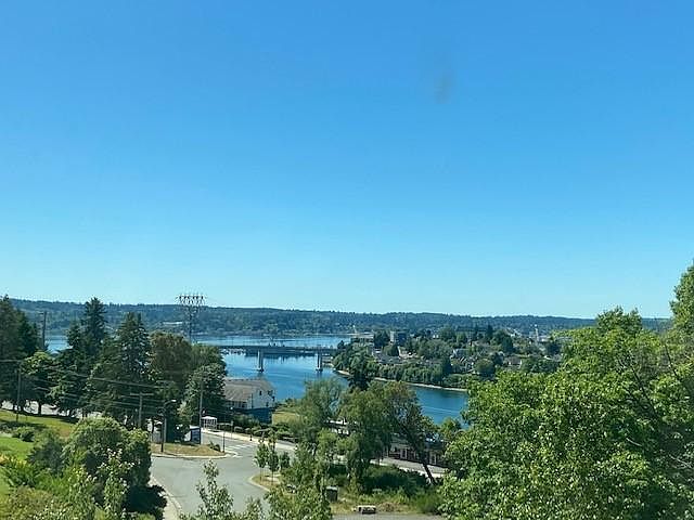Water Views! Manette Bridge views!