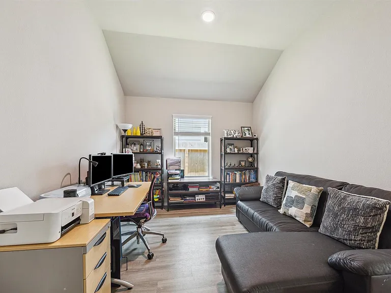 6414 Fiddlewood Thicket Ln — Photo 5