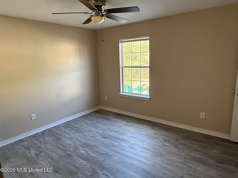 1339 Foxwood Pl — Photo 2