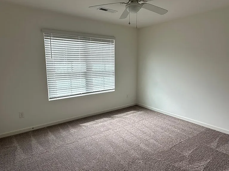 2005 Park Springs Ln — Photo 2