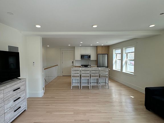 5th image of 38 Bradlee Rd #100