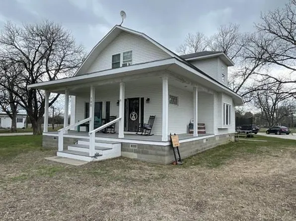 100 Hickory St, Mound Valley, KS 67354
