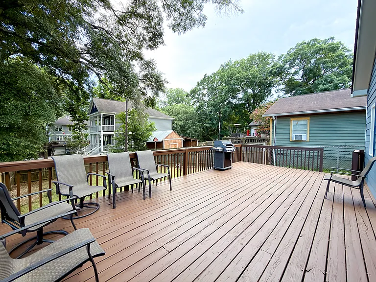 1045 Boulevard Dr SE — Photo 16