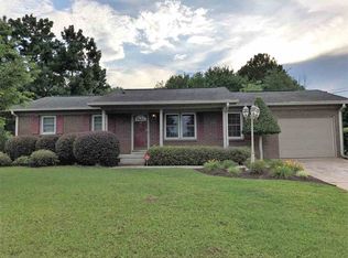 615 Meadowridge Dr, Warner Robins, GA
