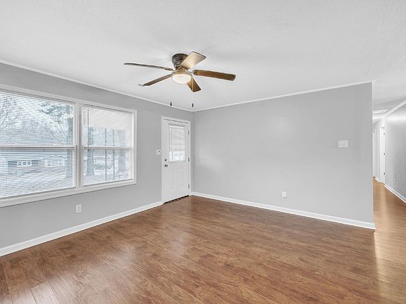 5th image of 111 Indiana Cir