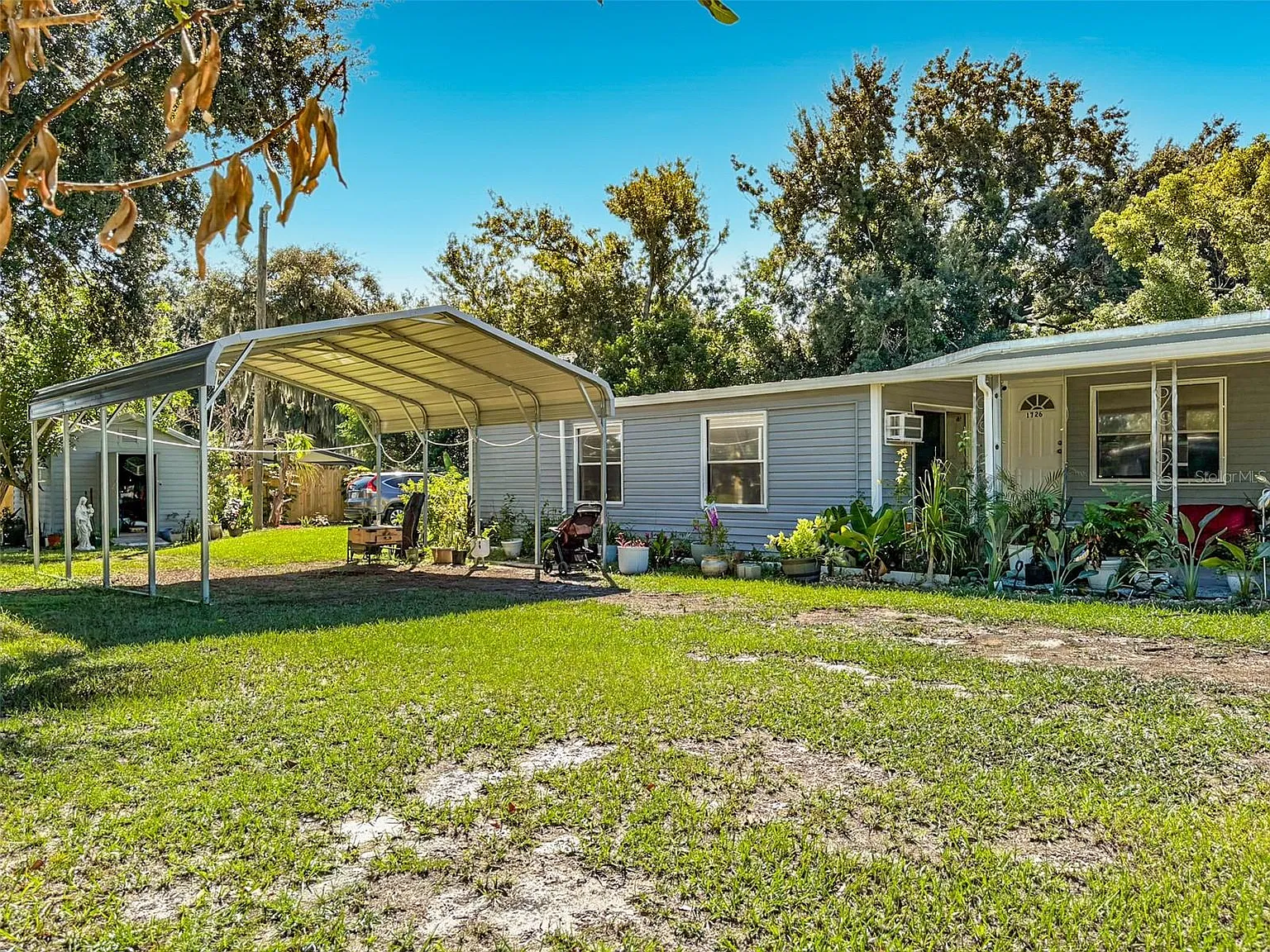 3 bed, 1.5 bath, 672 sqft, $1,600 — Photo 2