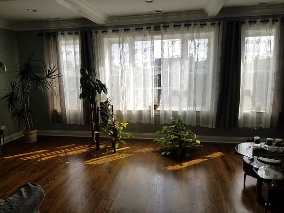 3rd image of 3055 N Milwaukee Ave #2