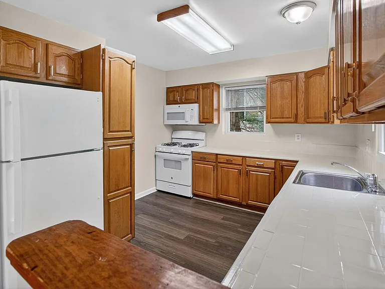 3046 Monroe St NE — Photo 10
