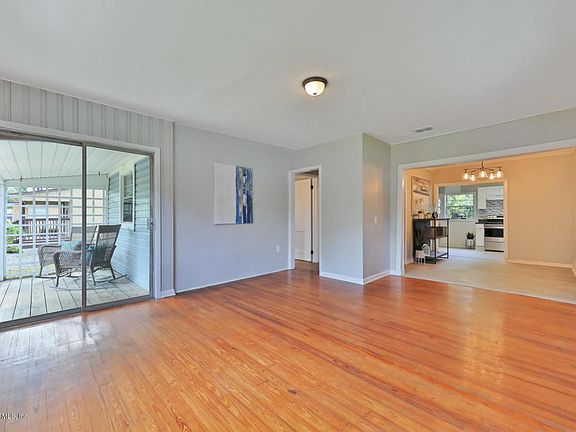 5th image of 6121 Hyram Ave