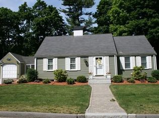 37 Douglas Rd, Lynnfield, MA 01940
