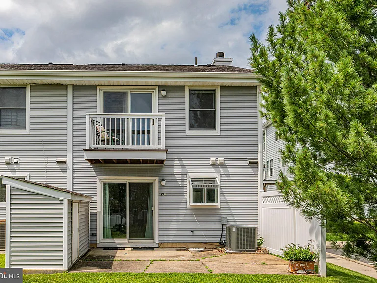 191 Jonathan Dayton Ct — Photo 26