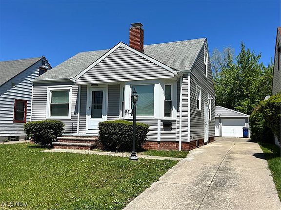 2nd image of 15911 Glendale Ave
