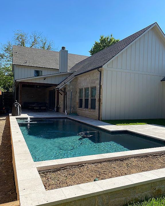 2nd image of 6945 Casa Loma Ave