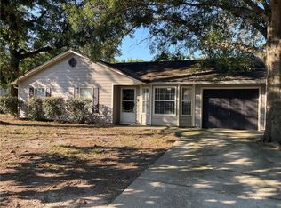 105 Boxwood Ct, Kingsland, GA 31548
