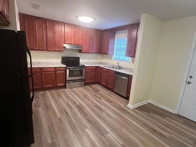 2119 Hamilton St — Photo 7